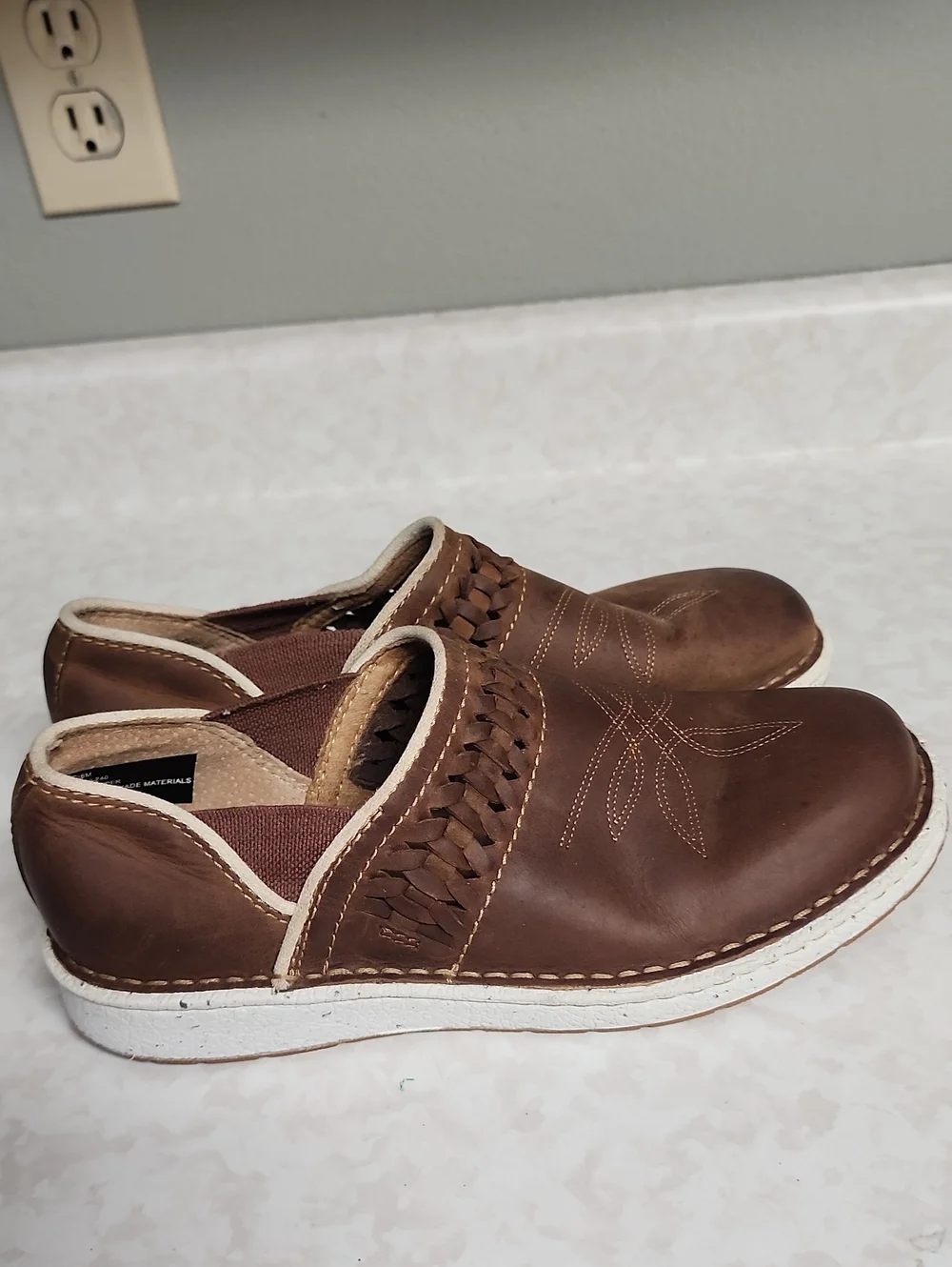 Justin Boots classic brown